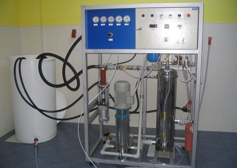 Testeinrichtung mit einer Leistung von 150 bis 1500 l/h